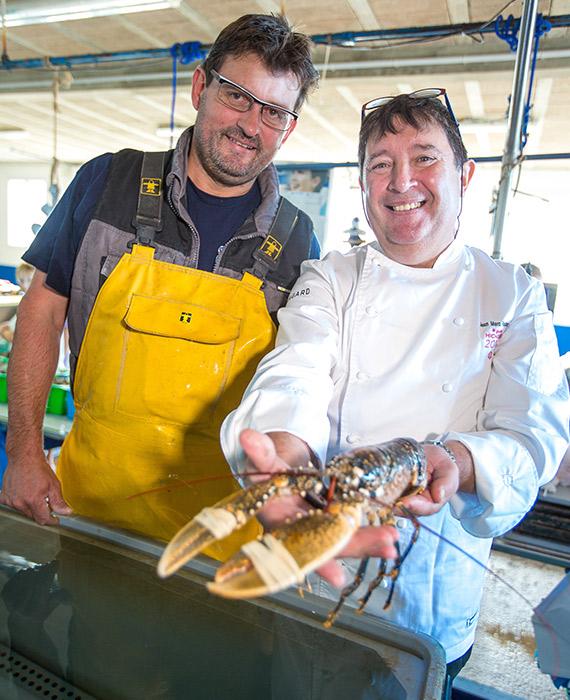 Jean-Marc Perochon avec un homard