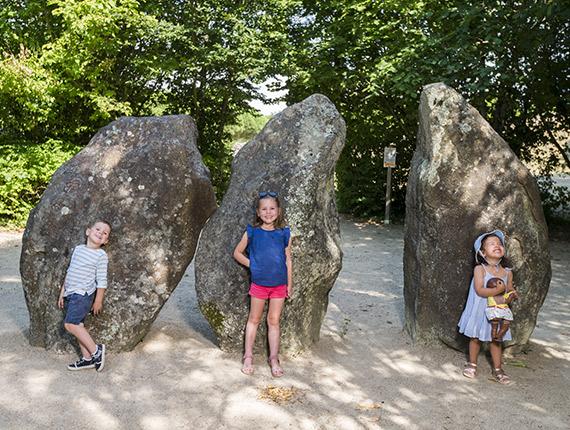 Menhirs du Préhisto'site au Cairn