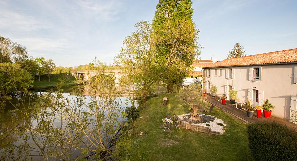 Auberge de la Rivière à Velluire Auberge de la Rivière à Velluire
