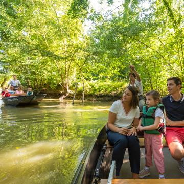 Balade en barque dans le Marais poitevin