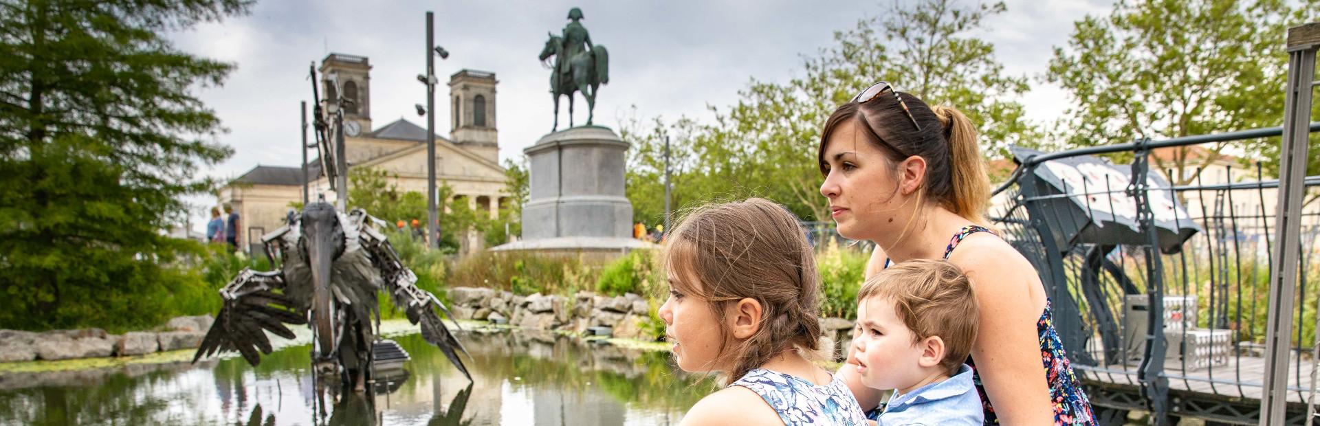 Partez en vacances à la Roche sur Yon Place Napoléon Les Animaux de la Place La Roche sur Yon Famille